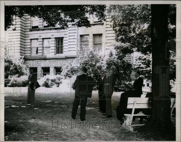 1944 Press Photo Michigan Draft Cases Court House - Historic Images