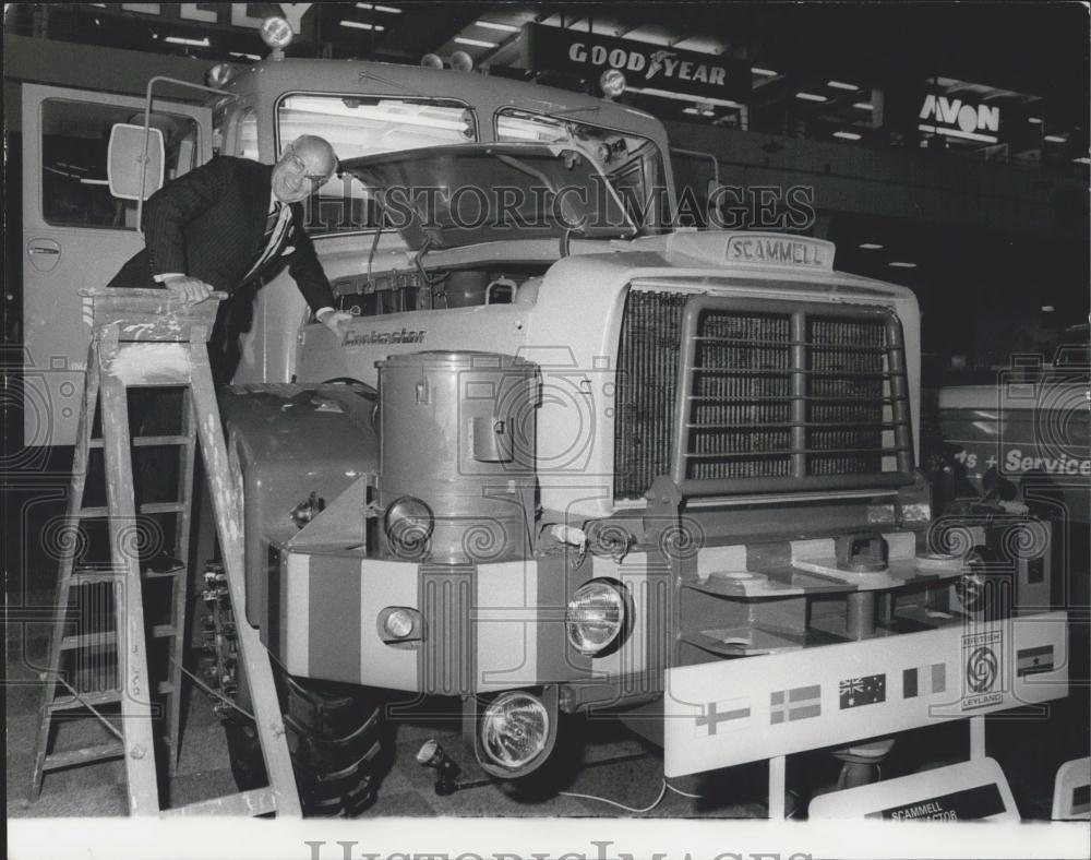 1972 Press Photo Commercial Motor Show At Earls Court - Historic Images