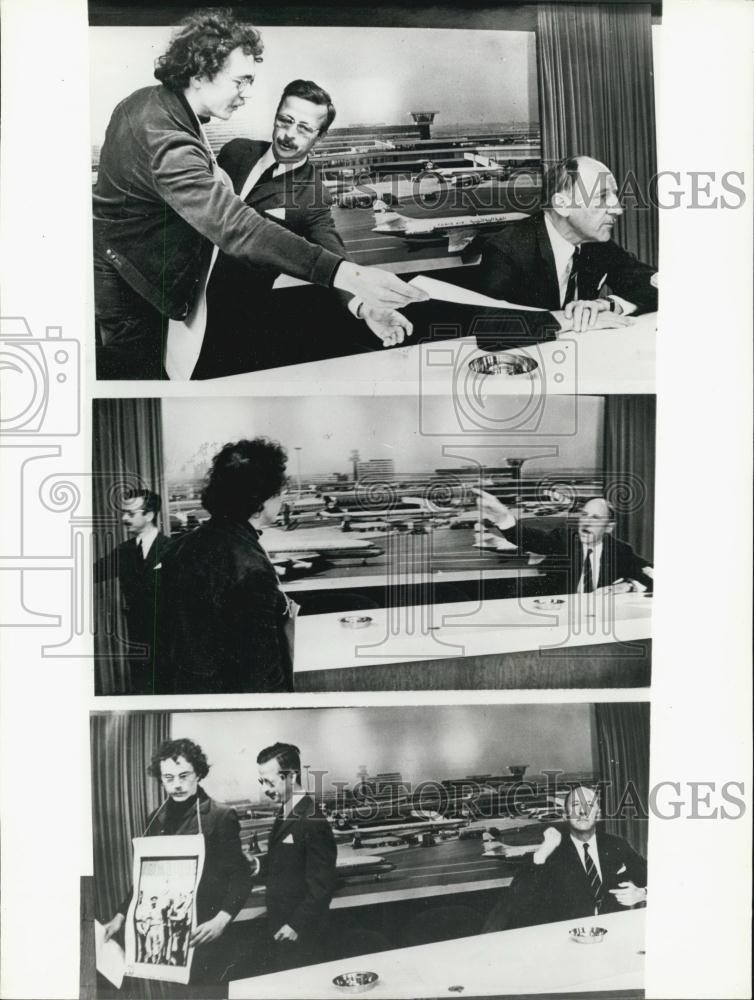 1971 Press Photo Dutch Foreign Minister,Mr Luns &amp; demonstrators - Historic Images