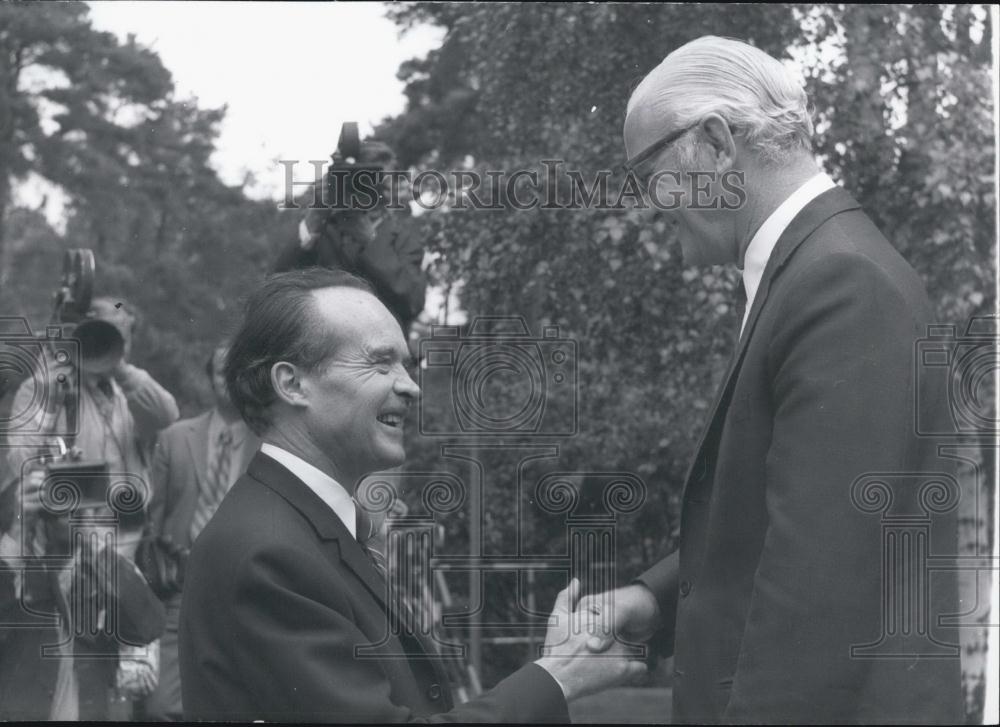 1971 Press Photo Pjotr Abrassimow Arrives For Ambassador Speeches - Historic Images