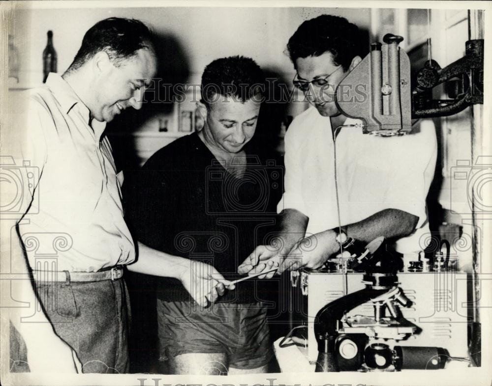 1957 Press Photo A group of French scientists under the direction of Dr. Rybak - Historic Images