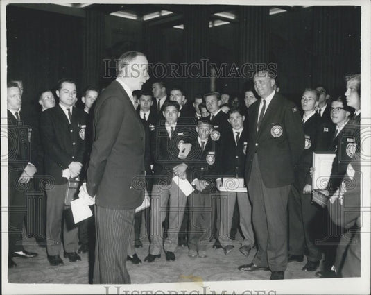 1960 Press Photo Newsboys Visit Lord Mayor Sir Edmund Stockdale London Mansion - Historic Images