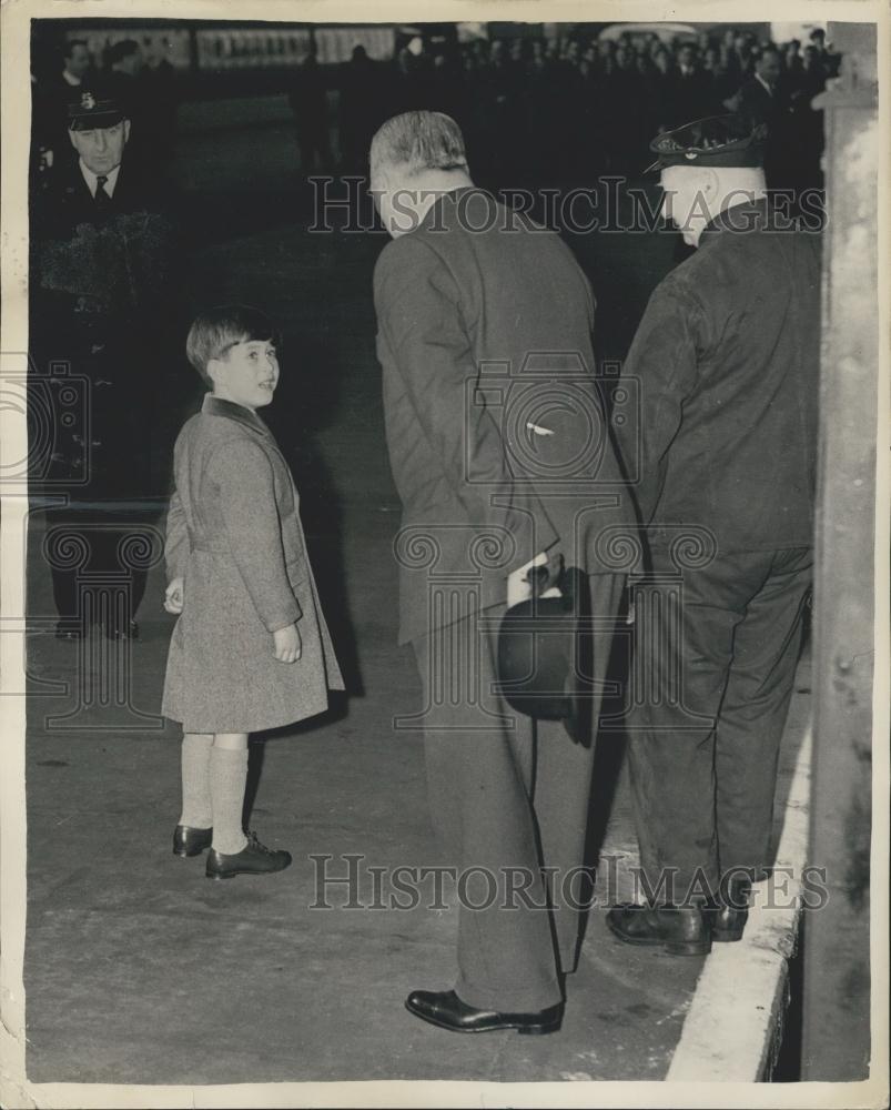 1956 Press Photo Prince Charles pictured at St. Pancras Station - Historic Images