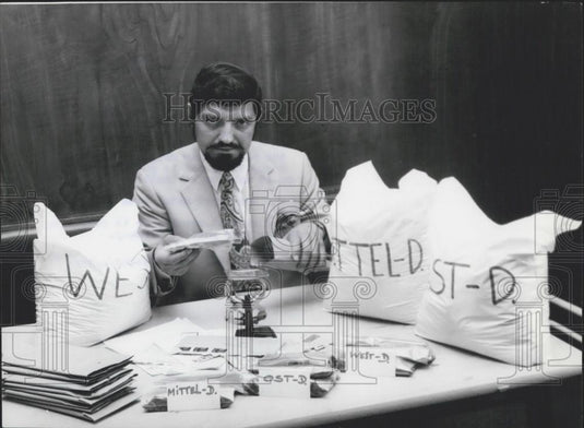 1973 Press Photo Business seems to get booming for Frankfurt hotel-owner Rudiger - Historic Images