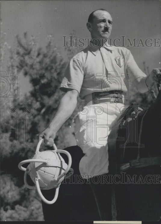 Press Photo Argentine "Duck" Game - Historic Images