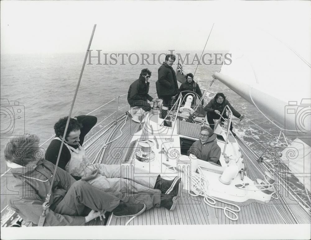 1973 Press Photo Lealie Holliday &amp; crew on&quot; Kealoha&quot;,Admiral&#39;s Cup Trials - Historic Images