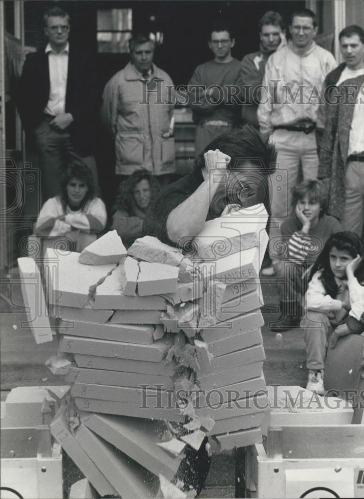 1991 Press Photo Joe Alexander, Impossible World Record Games, Zurich - Historic Images