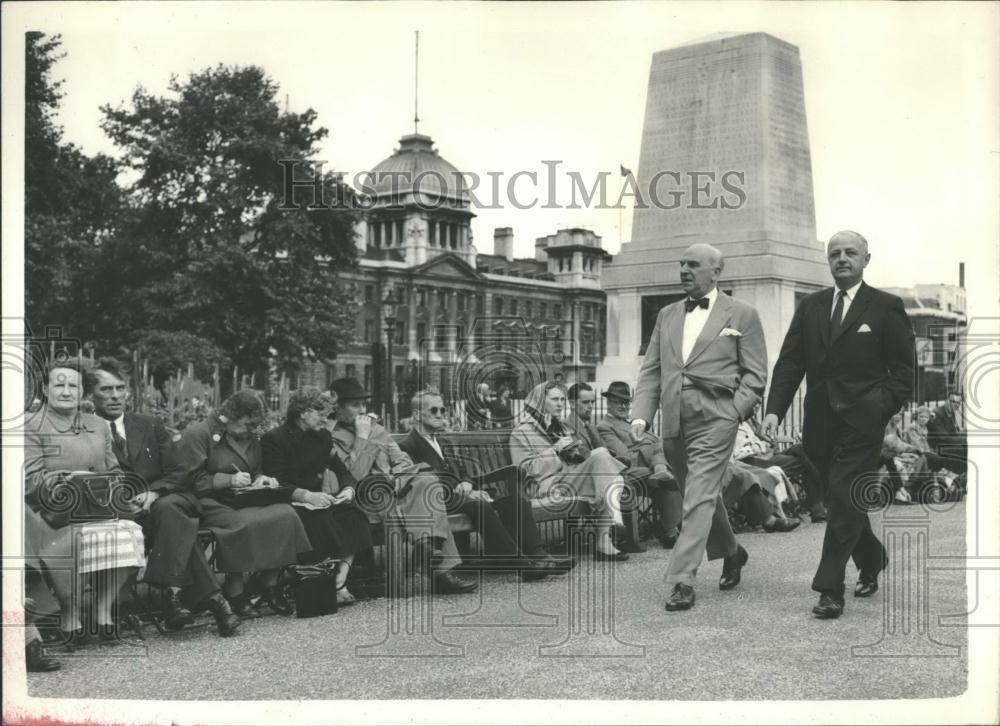 1956 Press Photo French Foreign Minister M. Pinau and French Ambassador to Londo - Historic Images