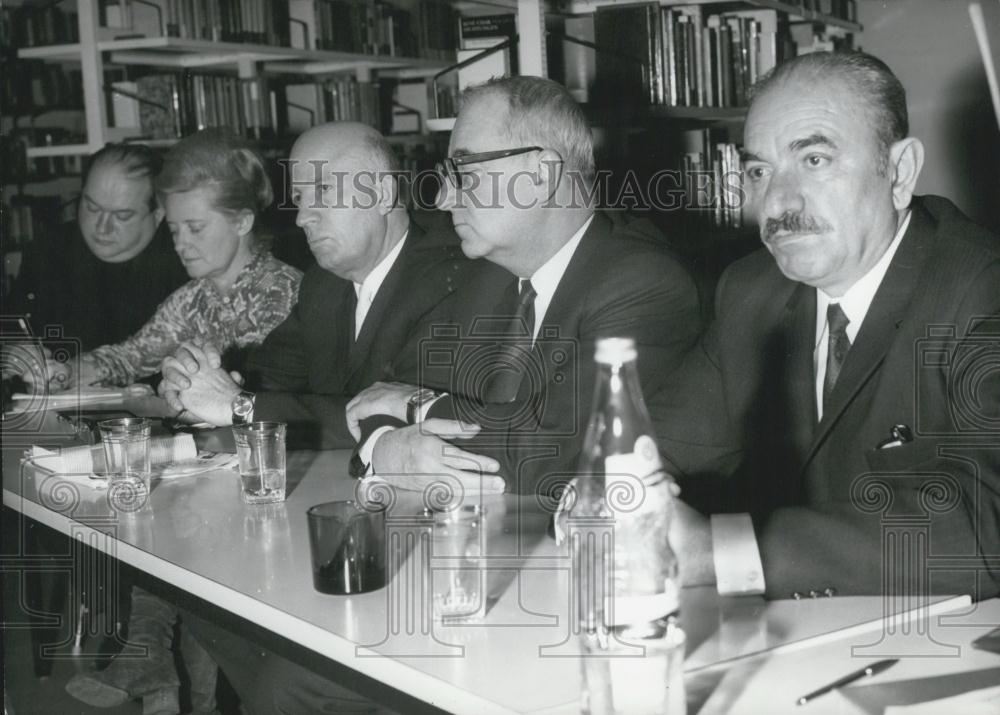 1971 Press Photo Delegation of Soviet Writers in West Germany - Historic Images