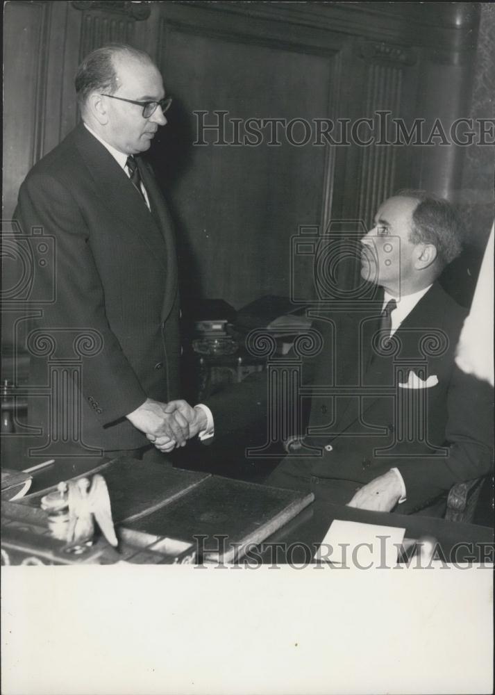 1955 Press Photo Antoine Pinay & M. Edgar Faure (with spectacles) - Historic Images
