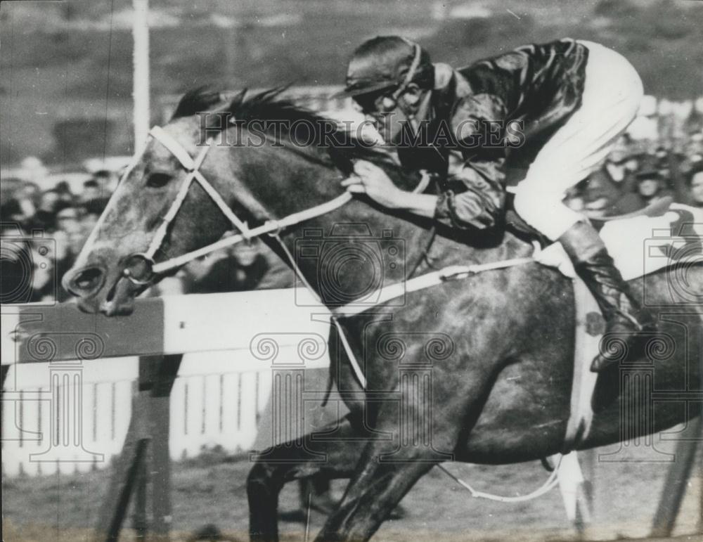 Press Photo Jockey Desmond Kenneth Lake - Historic Images