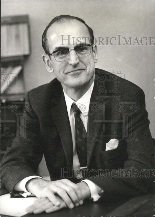 Press Photo Doctor W. Drees Junior Secretary Traffic Waterway - Historic Images
