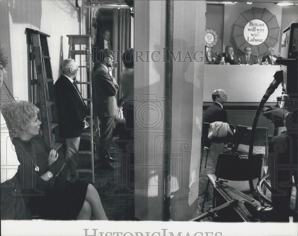 1974 Press Photo Labour Party Lady Falkender Mr. Wilson political secretary - Historic Images