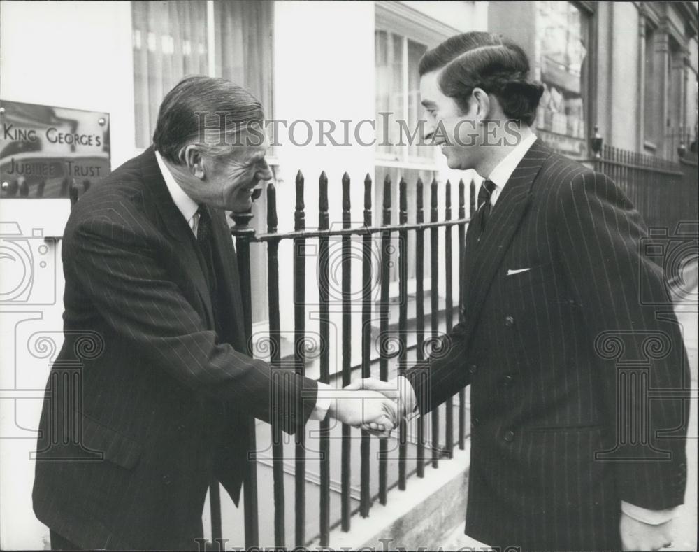 1976 Press Photo Prince Charles &amp; Sir Peter Studd - Historic Images