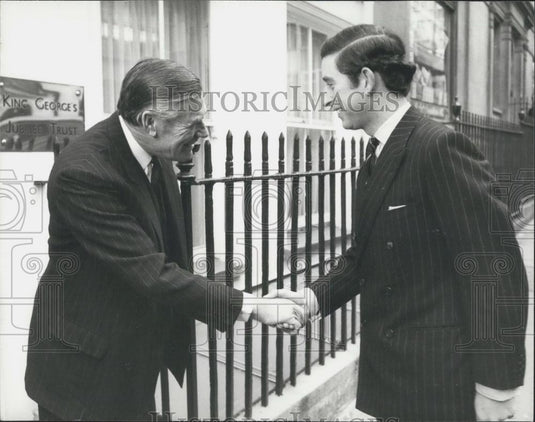1976 Press Photo Prince Charles & Sir Peter Studd - Historic Images