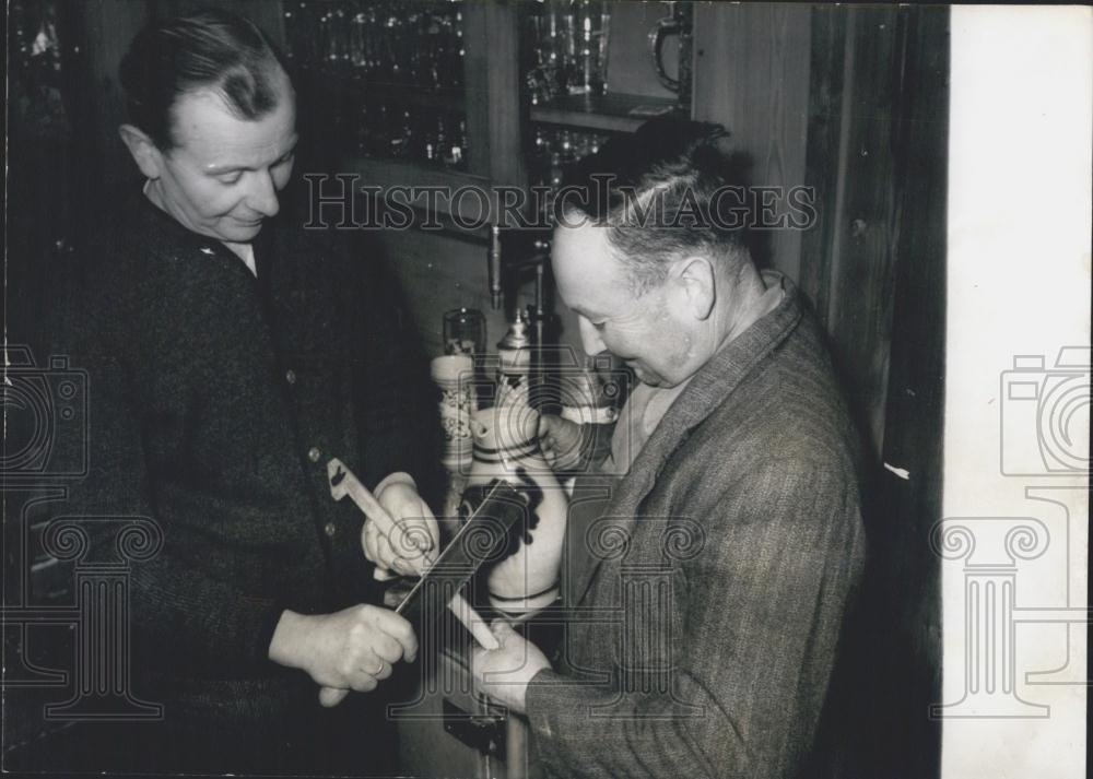 1964 Press Photo Rotter, Gerolfingen, Bavaria, Pub, Tankard Settlement - Historic Images
