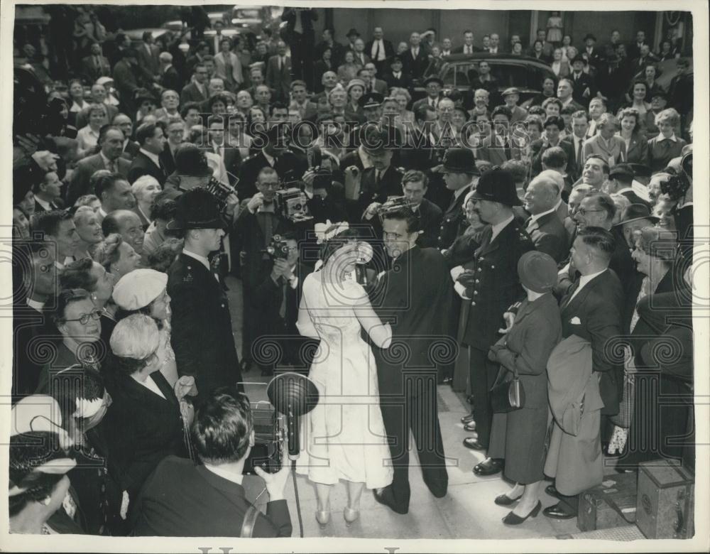1956 Press Photo Famous Runner Gordon Pirie &amp; Miss Shirley Hampton Wedding - Historic Images