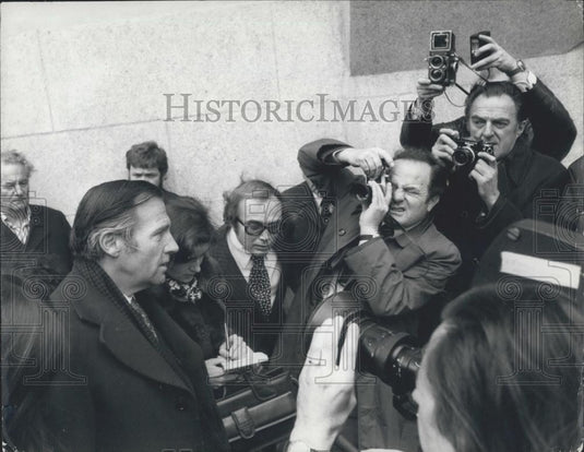 1976 Press Photo John Stonehouse MP Arrives Trial Fraud Forgery Theft Conspiracy - Historic Images