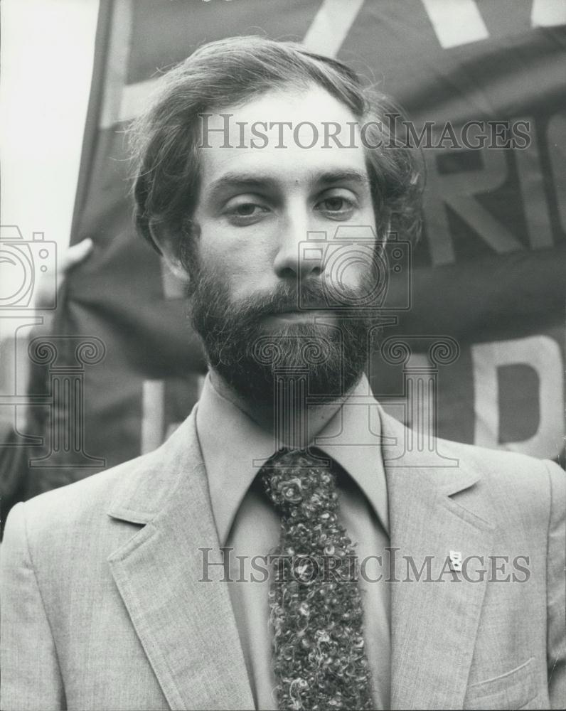 1980 Press Photo Nicholas Reed Leader Exit Accused Plot Aid Suicides - Historic Images