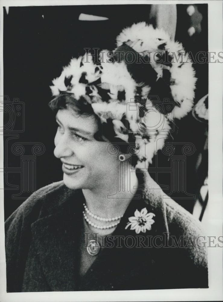 1960 Press Photo Princess Margaret Visiting New Zealand Frigate London - Historic Images