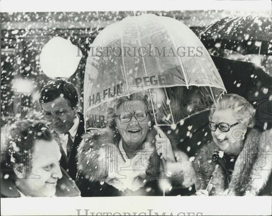 Press Photo Queen Juliana of the Netherlands in Oegstgeest - Historic Images