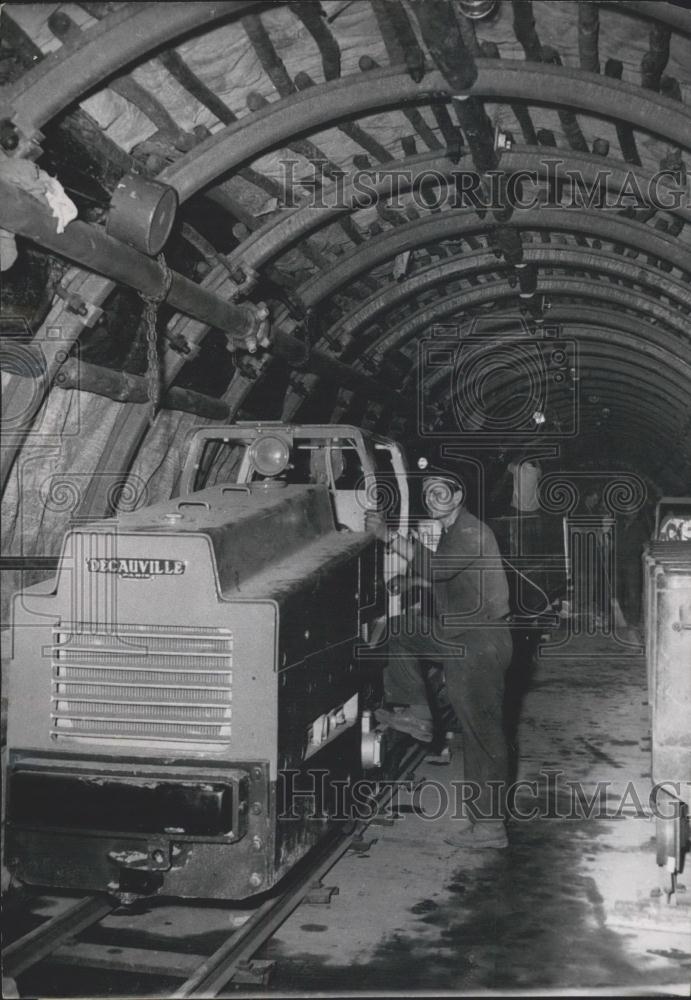 1955 Press Photo Coal Mine Reconstructed in Paris - Historic Images
