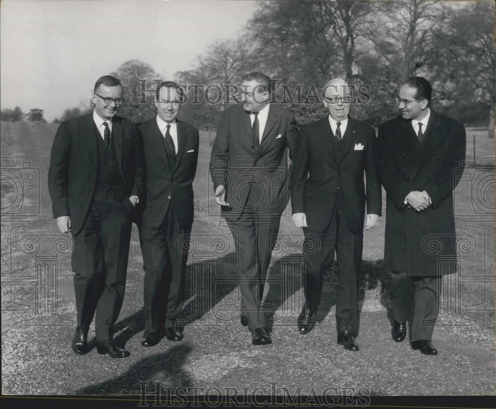 1967 Press Photo Foreign Financial Ministers at Chequers - Historic Images