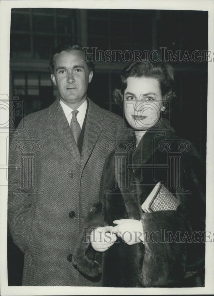 1958 Press Photo Duchess Frances Sweeny Duke Rutland Celebrate Engagement - Historic Images