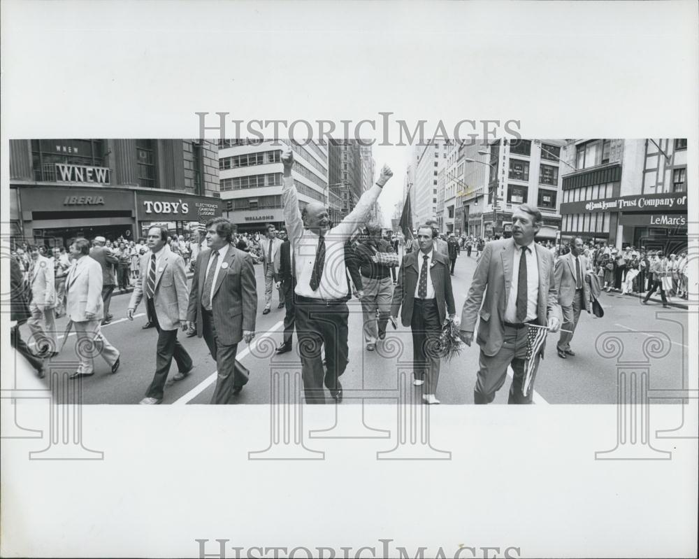 1981 Press Photo Mayor Ed Koch At NYC, Labor Day Parade - Historic Images