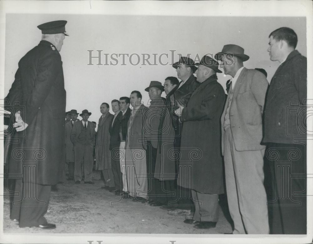 1960 Press Photo Australian Police search for kidnapped 8 year old Graeme Thorne - Historic Images