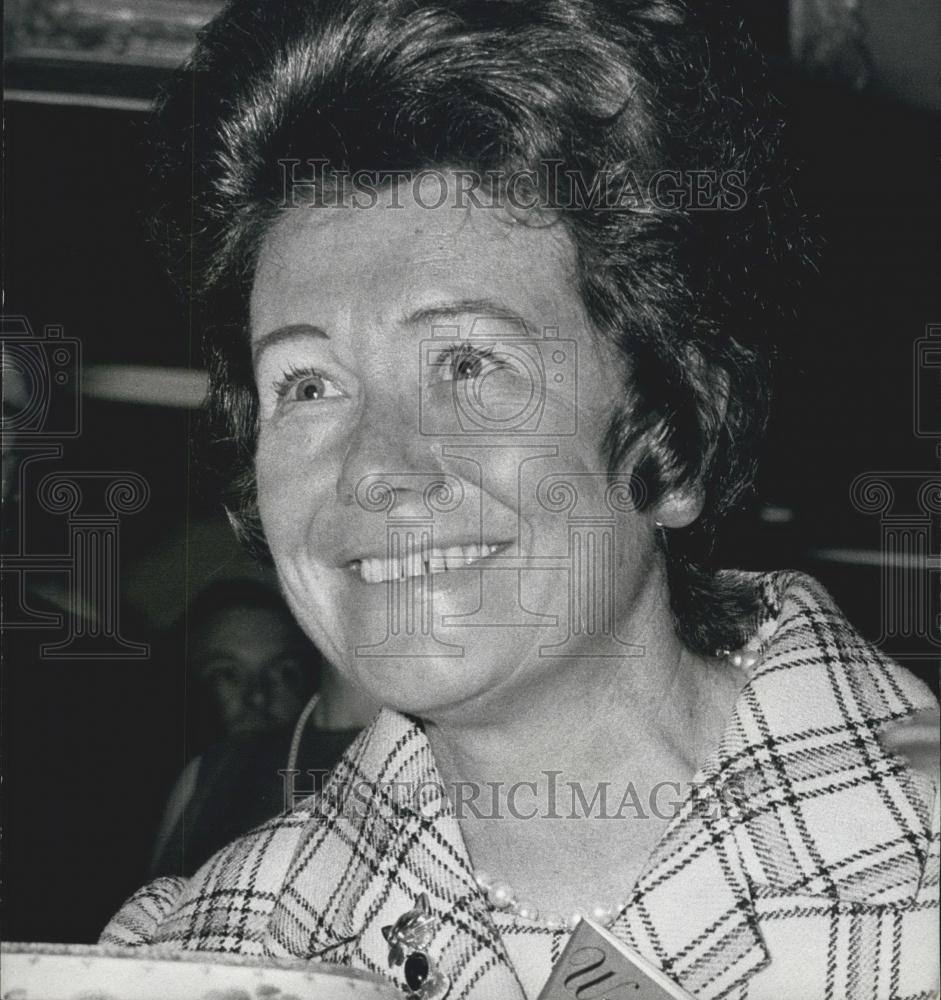 1974 Press Photo Duchess of Bedford Tells Life Story in Autobiography - Historic Images