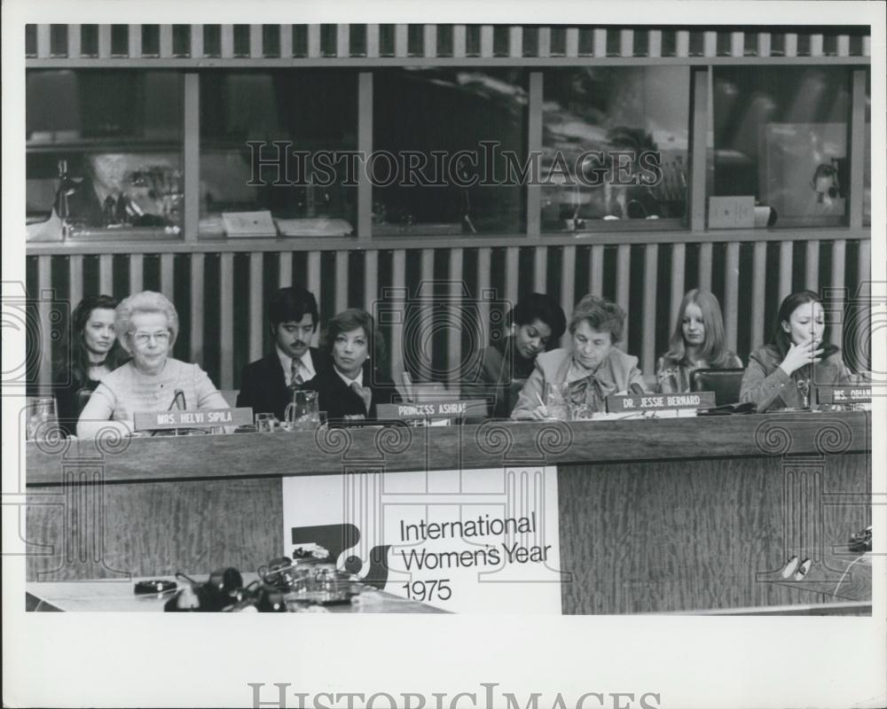 1975 Press Photo International Women&#39;s Day at the UN - Historic Images