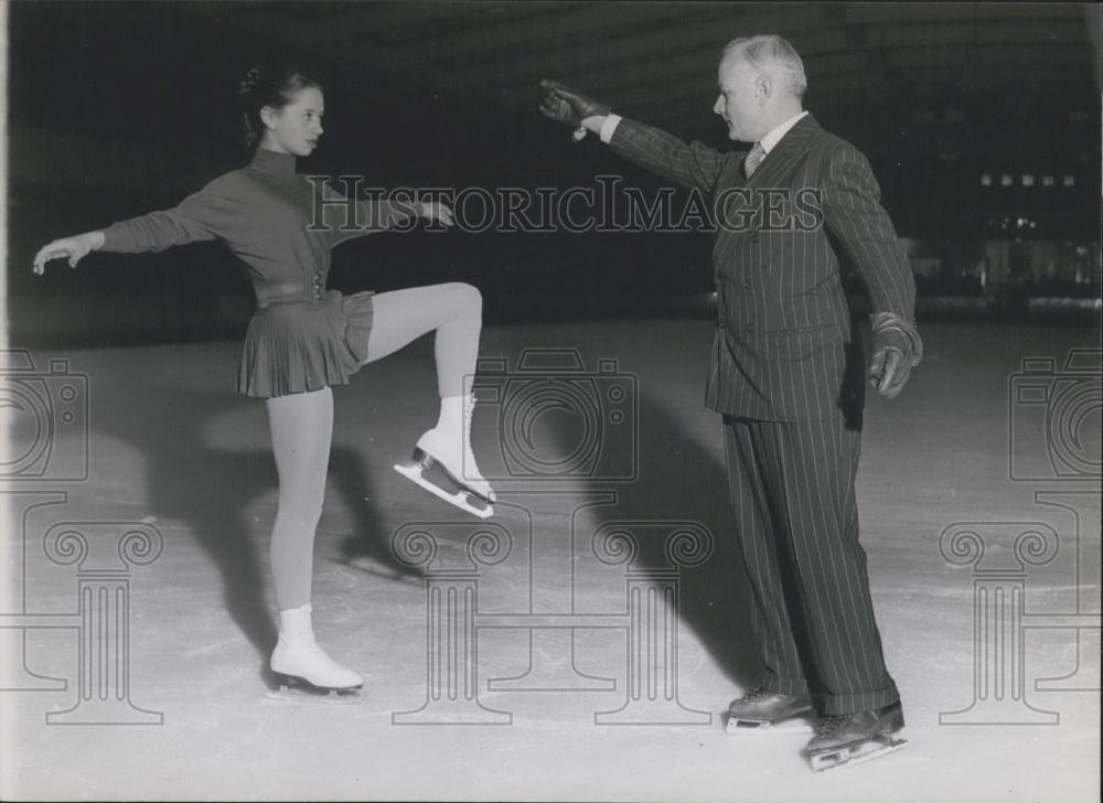 Press Photo Jacques Gerschwiler Concentrates Training Yvonne Sugdens - Historic Images