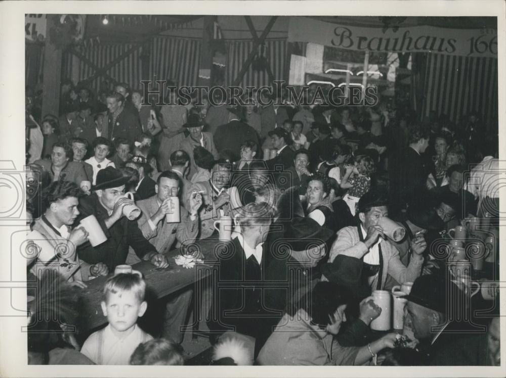 Press Photo People Drinking After Rangeln Competition Garmin-Partenkirchen - Historic Images