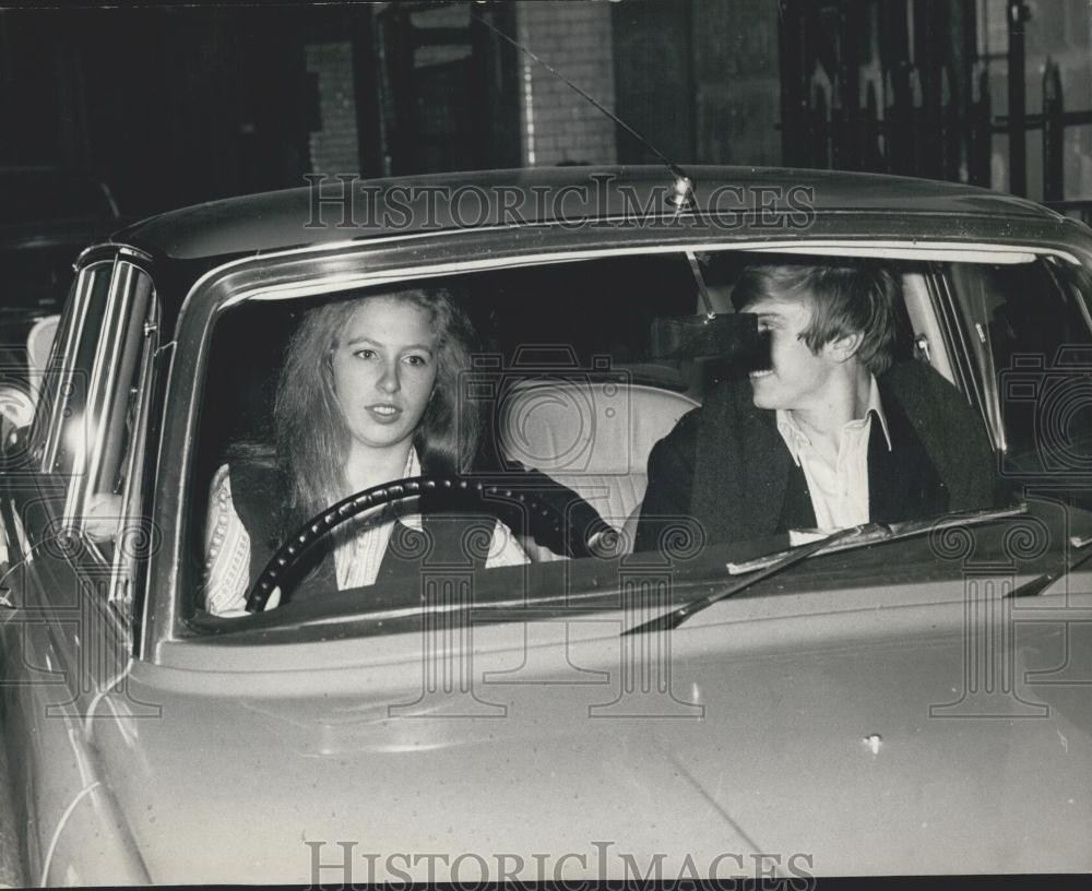 1969 Press Photo Princess Anne Driving Away From Soho Discotheque - Historic Images