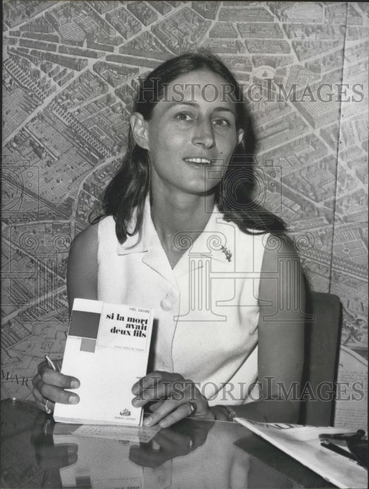 1967 Press Photo Yael Dayan,author & daughter of Israel 's Moshe Dayan - Historic Images