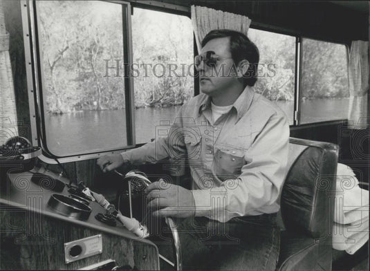 1982 Press Photo Cruising the river in Florida - Historic Images