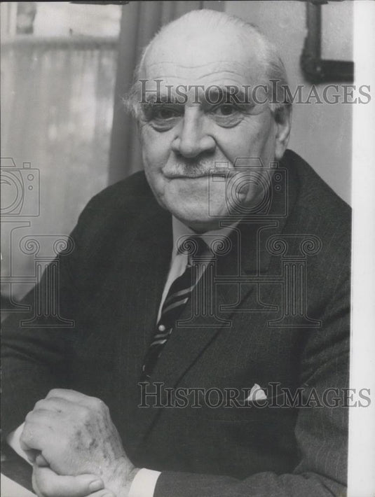 1967 Press Photo Two British Scientists share Nobel Prize - Historic Images
