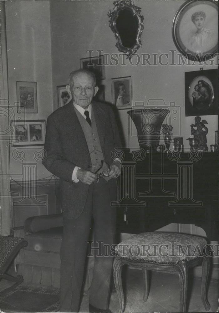 Press Photo General Weygand at his Paris home - Historic Images