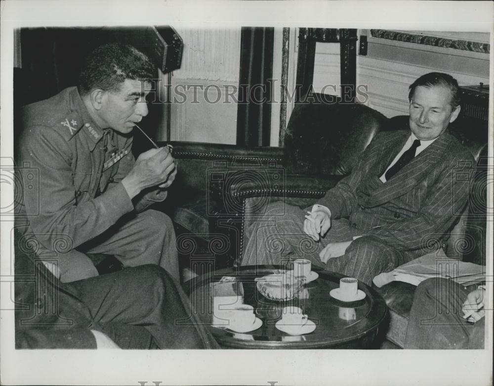 1953 Press Photo General Neguib & Mr Selwyn Lloyd - Historic Images