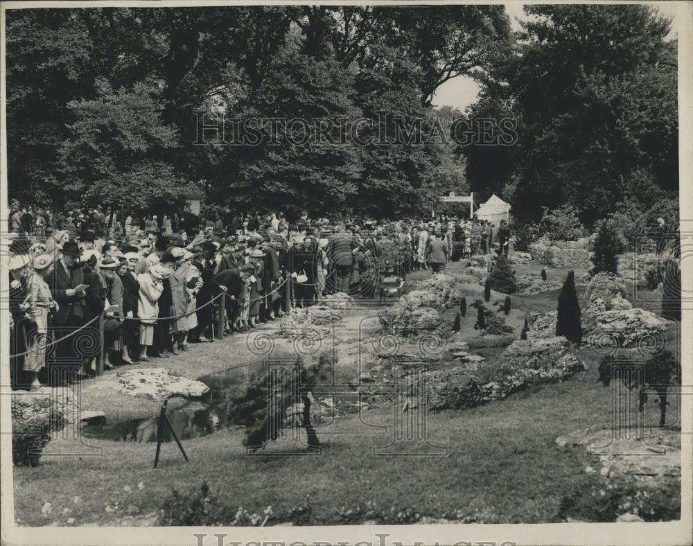 1952 Press Photo Crowd At Chelsea Flower Show - Historic Images