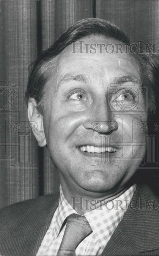 1976 Press Photo Crispin Tickell appointed Chef De Cabinet - Historic Images