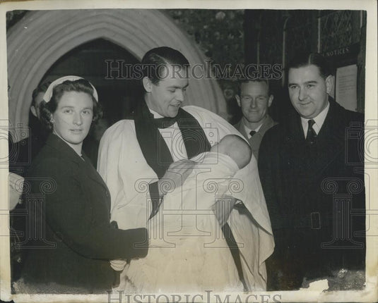1958 Press Photo British Cricket Player Colin Cowdrey christens 14 week old son - Historic Images