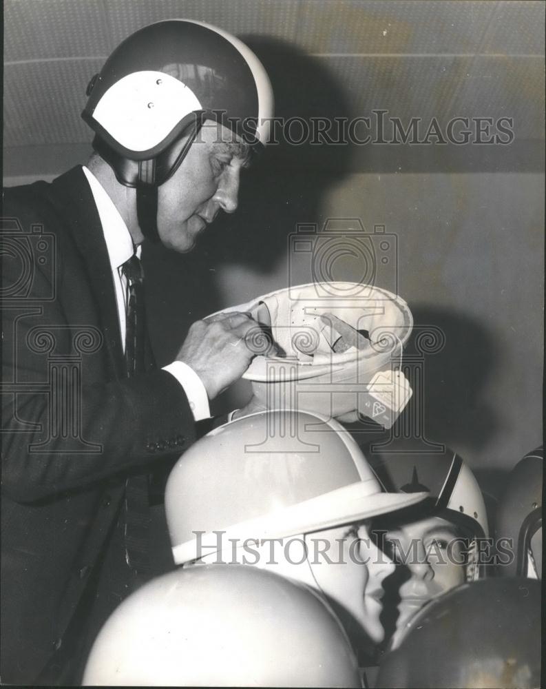 Press Photo Mr. Ernest Marples ,Transport Minister and safety helmets - Historic Images