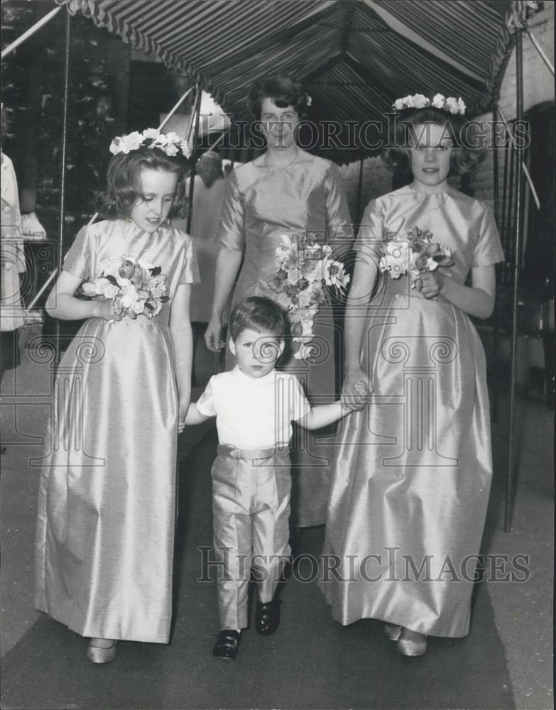 1965 Press Photo Viscount Linley Leaving Church After Wedding Ceremony - Historic Images