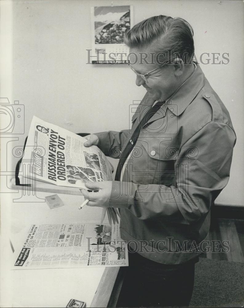 1969 Press Photo Russian Envoy and Pravda&quot; correspondent expelled from Kenya&quot; - Historic Images