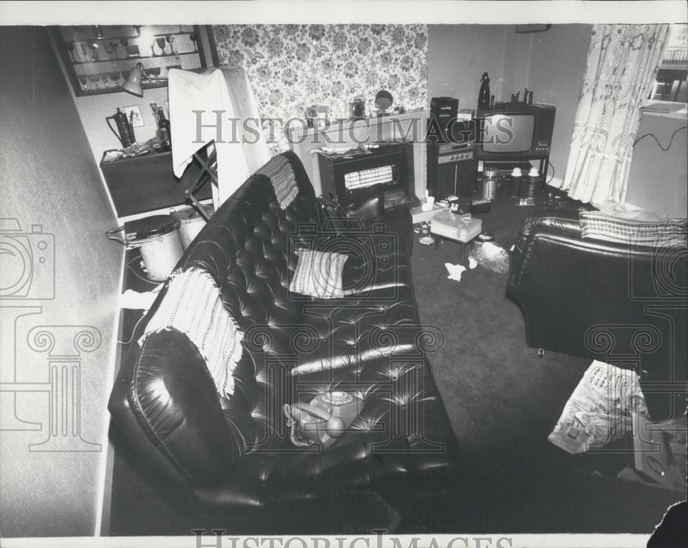 1975 Press Photo Room In Which IRA Gunmen Held Hostages - Historic Images