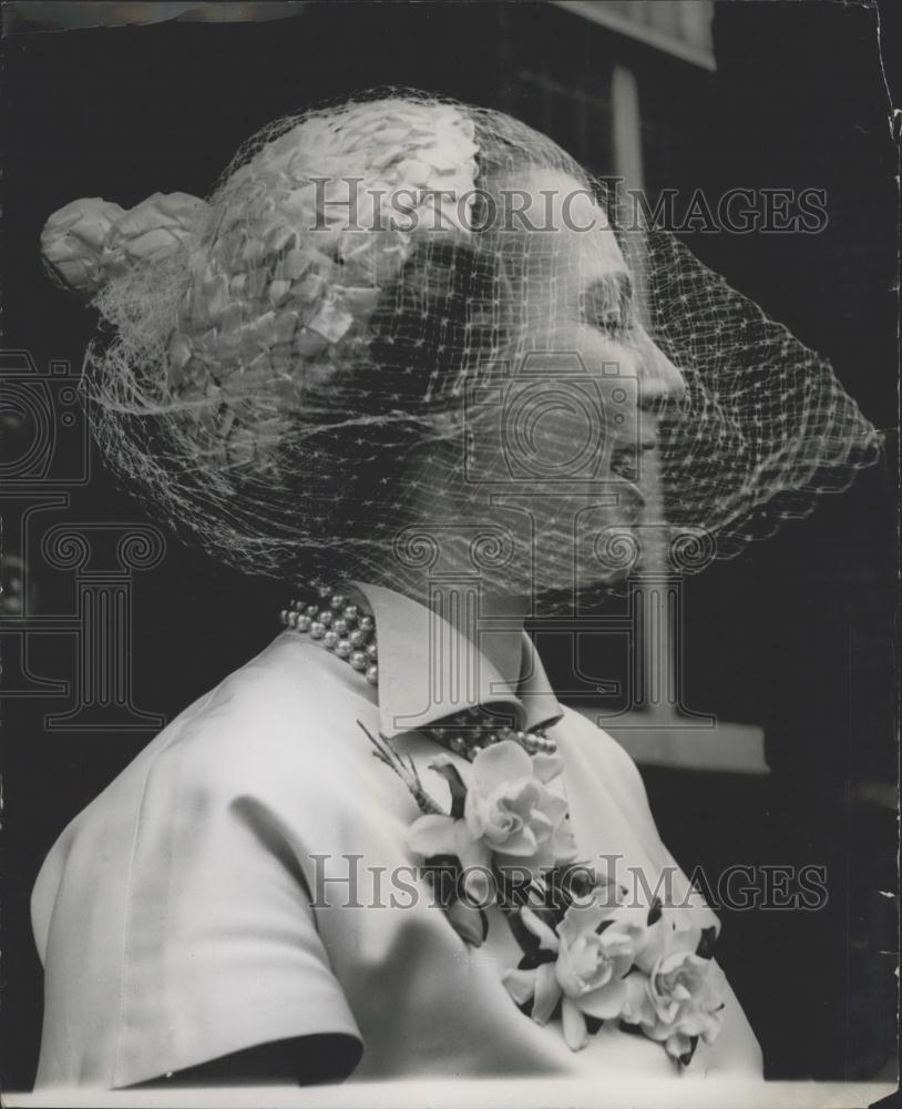 1950 Press Photo Mrs. Scott (Tchili) Martha Mackinnon, - Historic Images