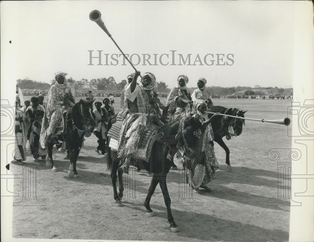 1956 Press Photo Trumpet Call For The Queen On Royal Nigerian Tour In Kaduna - Historic Images