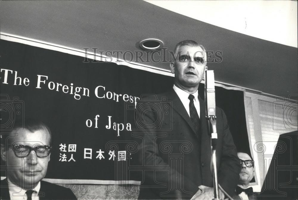 Press Photo General William Westmoreland in Tokyo - Historic Images